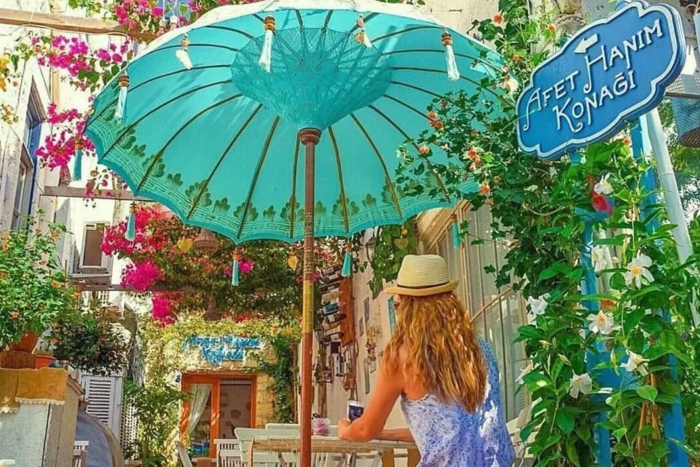 Afet Hanım Konağı: Alaçatı'nın Tarihi ve Huzurlu Atmosferinde Bir Konaklama Deneyimi